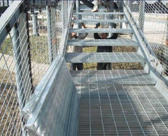 哈尔滨钢格栅板楼梯踏步板用钢格板安装案例